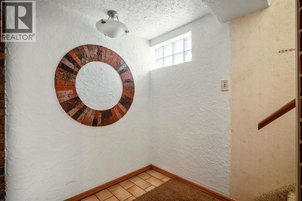 Single Family House Bungalow for Sale in  Montrose Crescent NE Winston Heights/Mountview Calgary 