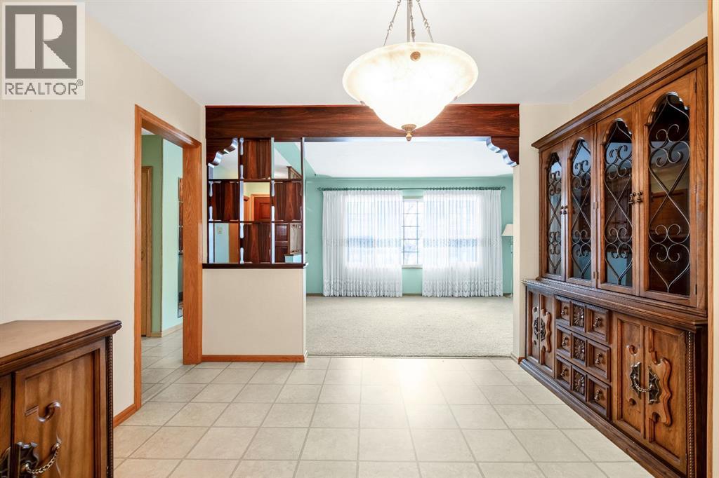 Single Family House Bungalow for Sale in  Montrose Crescent NE Winston Heights/Mountview Calgary 