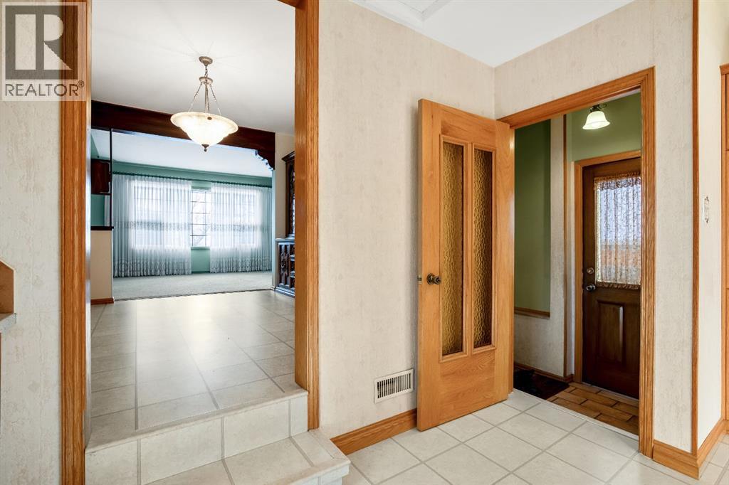 Single Family House Bungalow for Sale in  Montrose Crescent NE Winston Heights/Mountview Calgary 