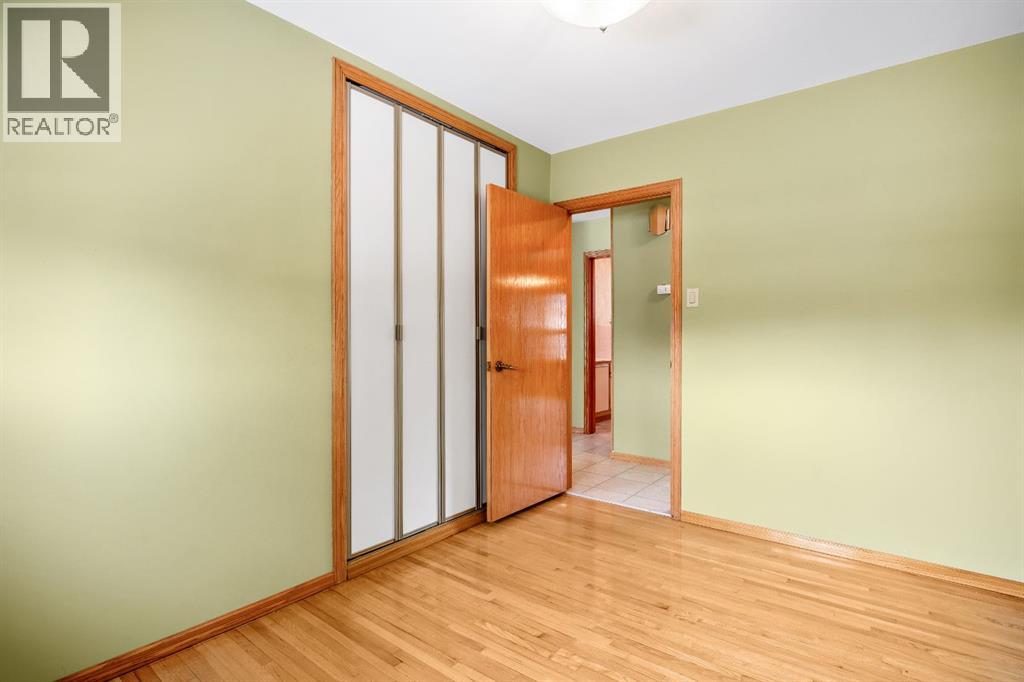 Single Family House Bungalow for Sale in  Montrose Crescent NE Winston Heights/Mountview Calgary 