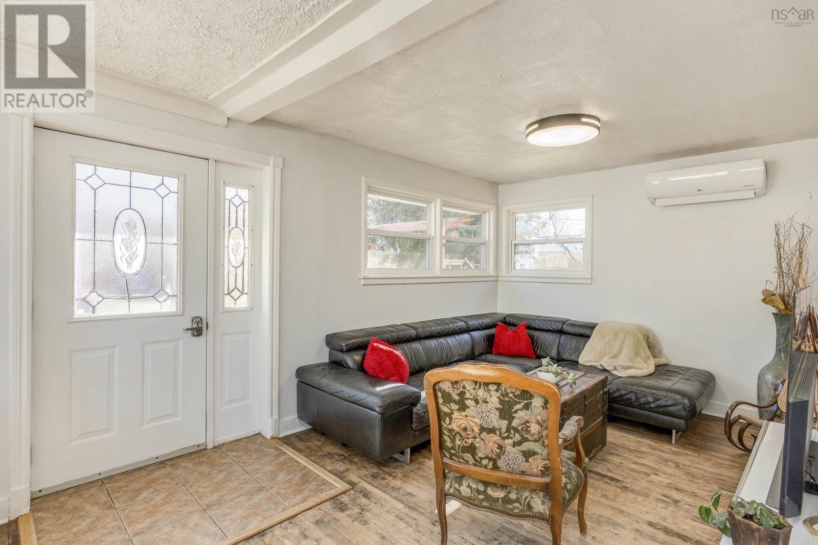 Property 36 of 50 of 12 Porters Avenue