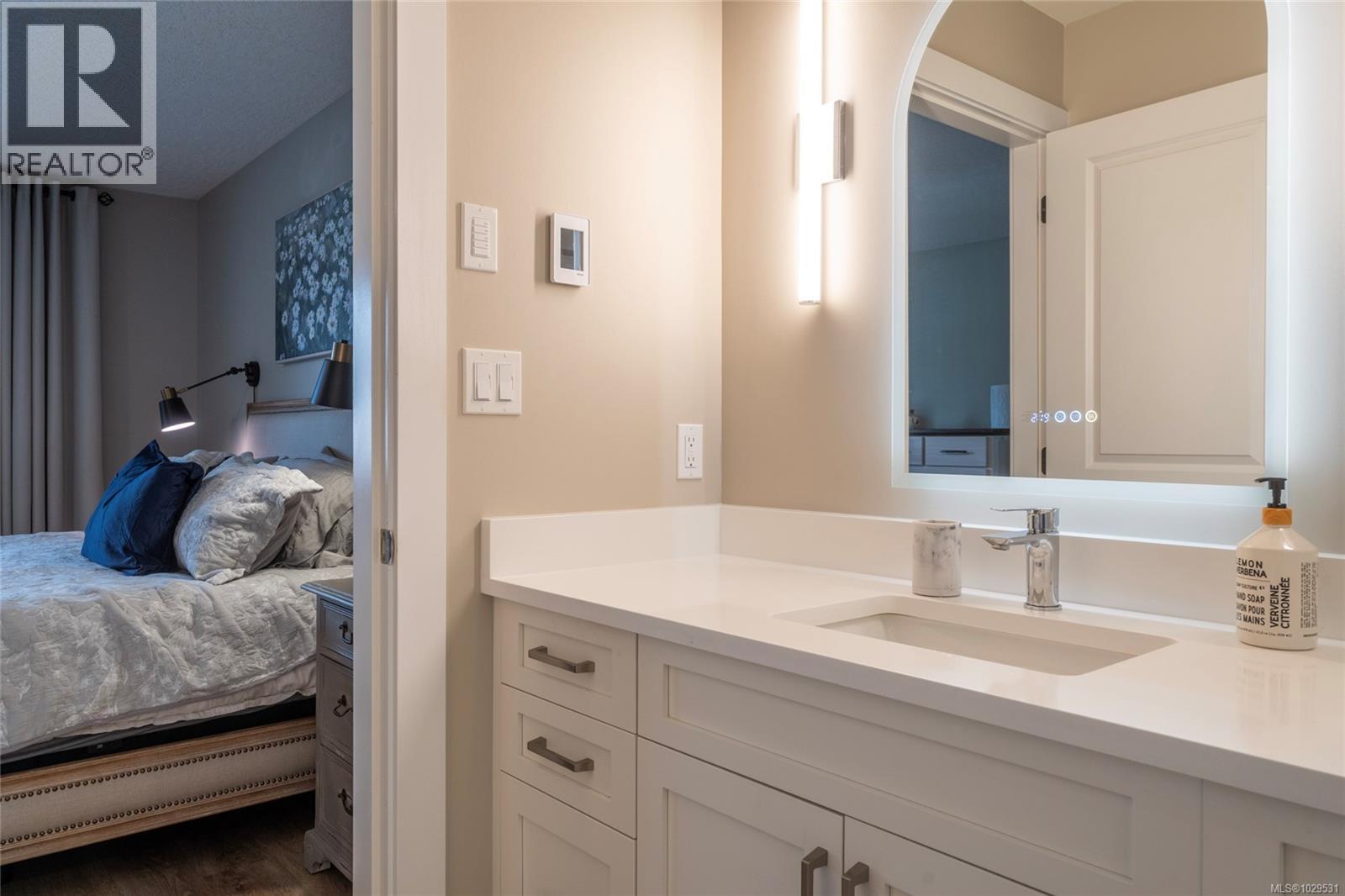 Single Family House for Sale in  Heatherdale Lane Saanich 