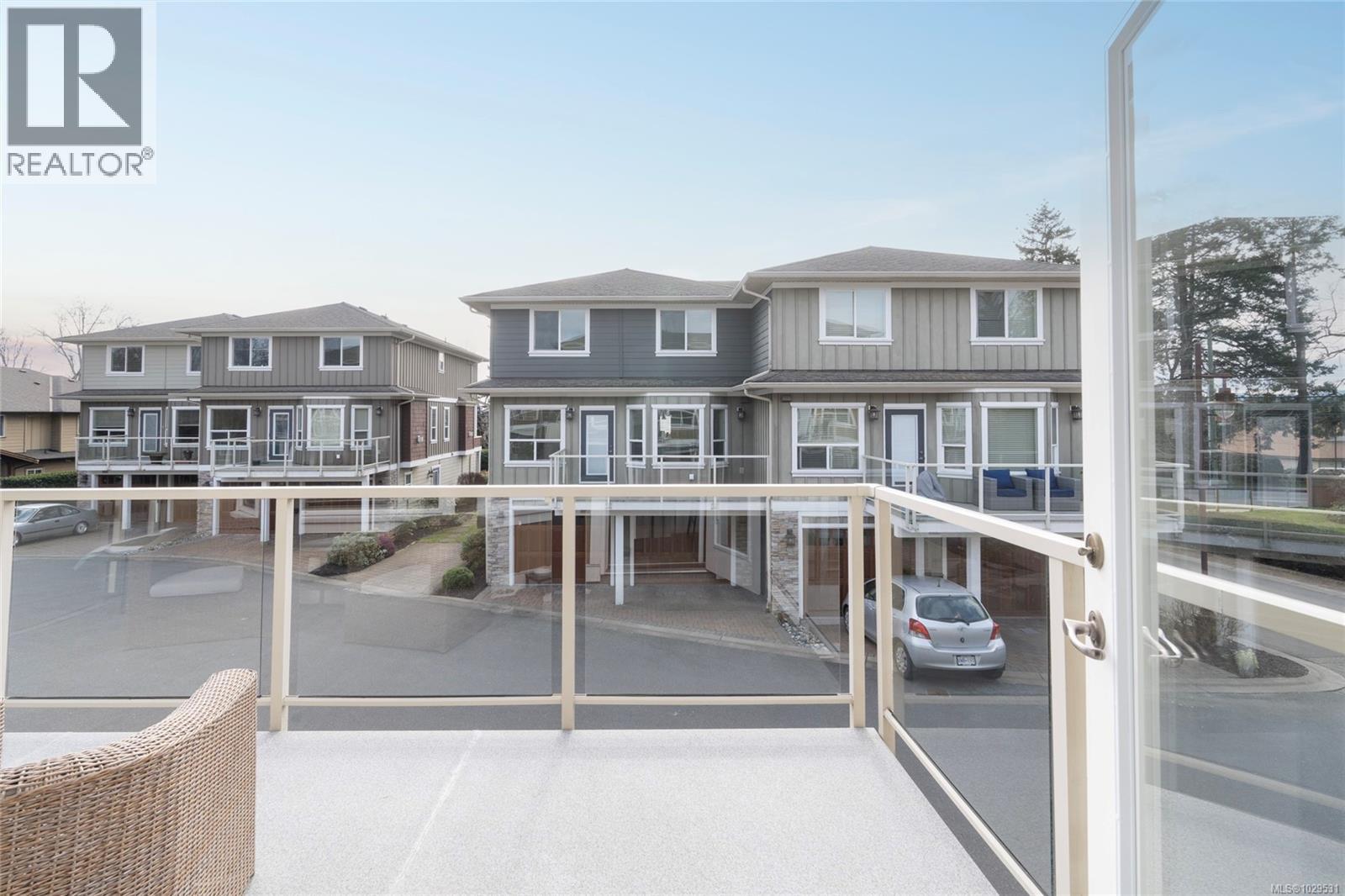 Single Family House for Sale in  Heatherdale Lane Saanich 