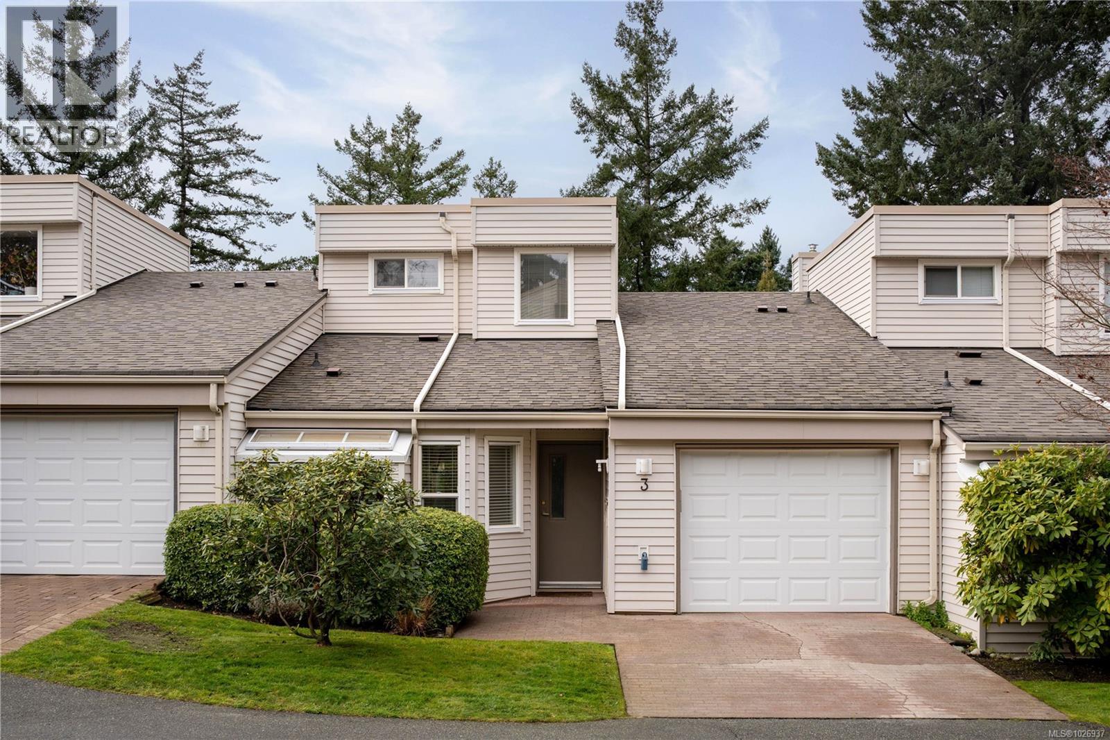 3 1030 Hulford Street, Saanich
