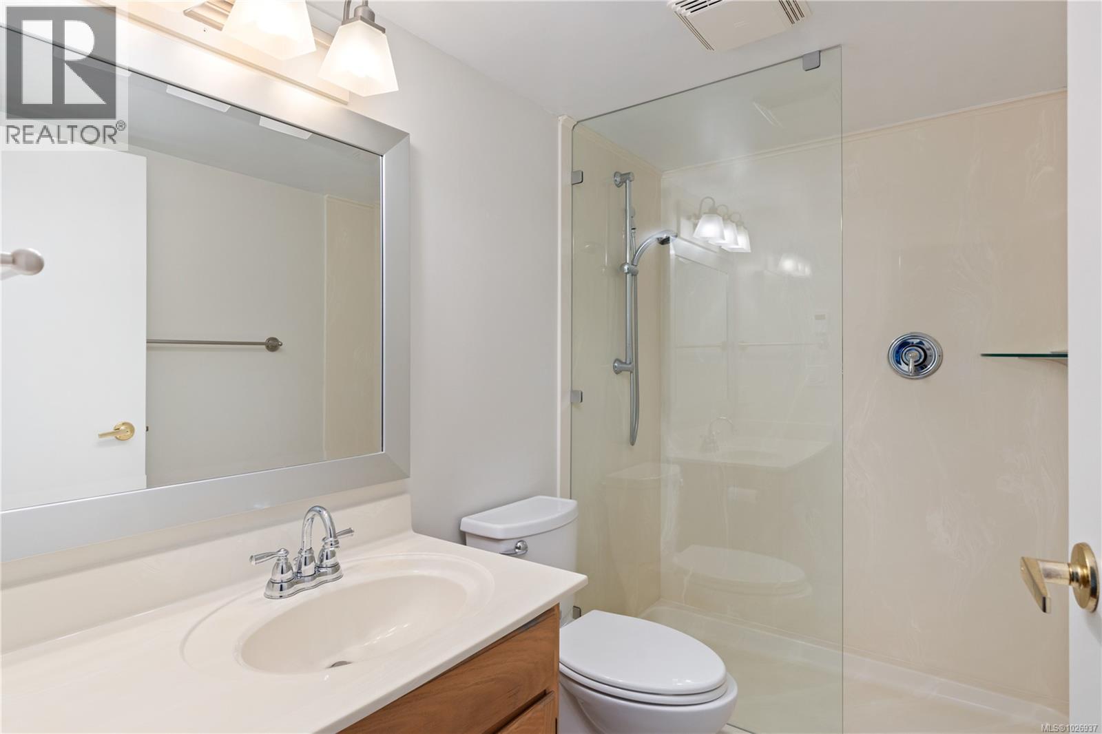 3 1030 Hulford Street, Saanich