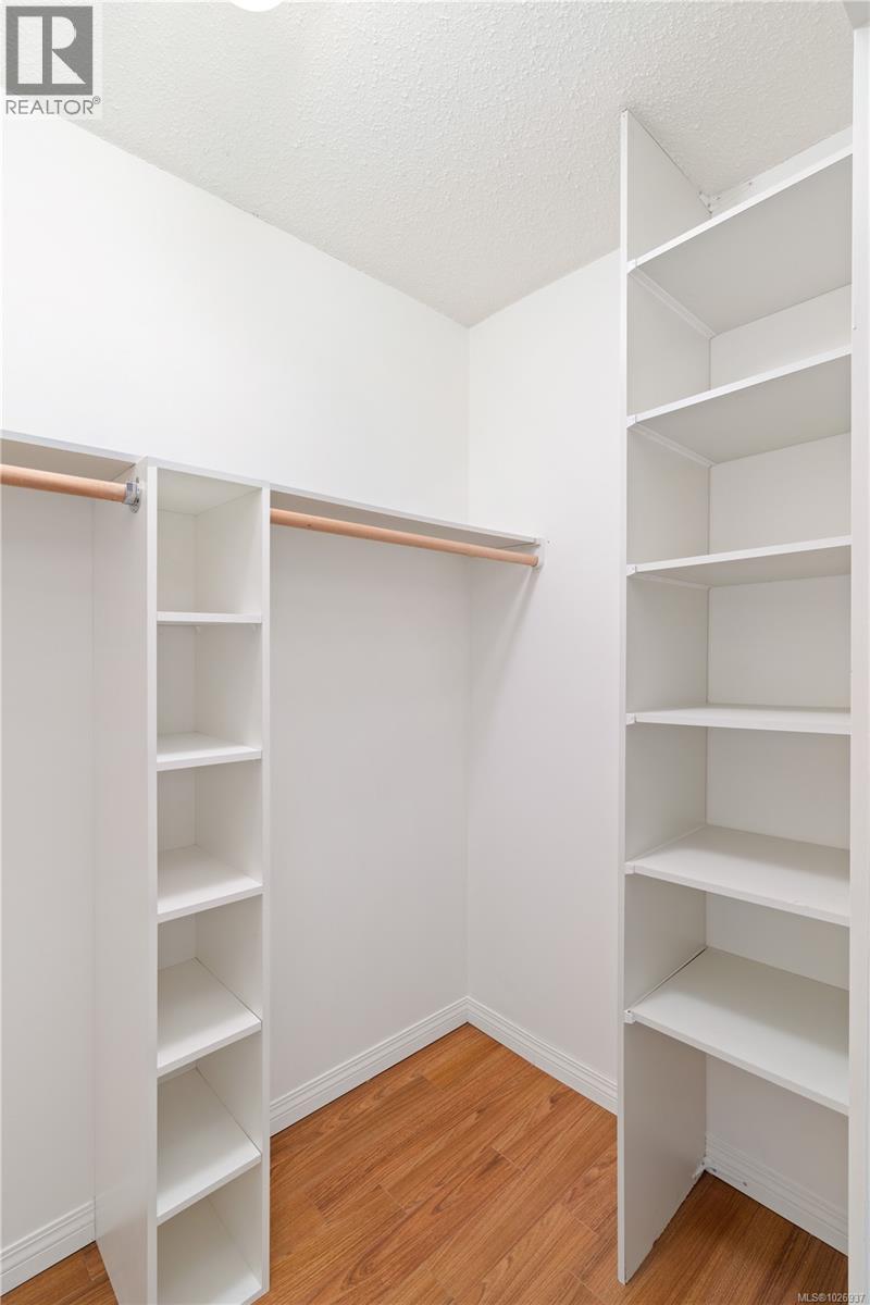 3 1030 Hulford Street, Saanich