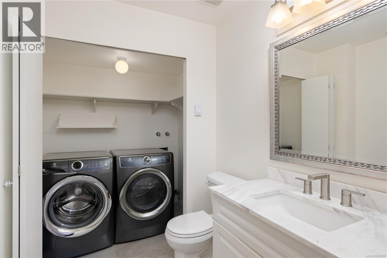 3 1030 Hulford Street, Saanich