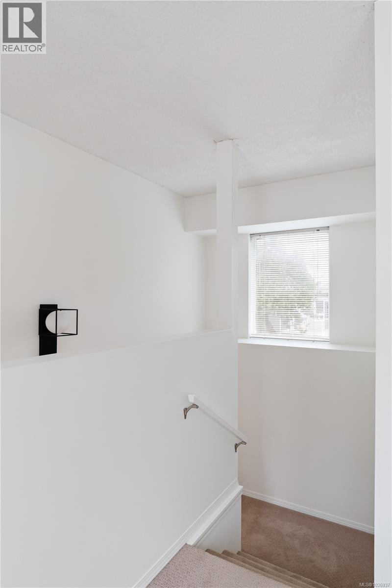 3 1030 Hulford Street, Saanich