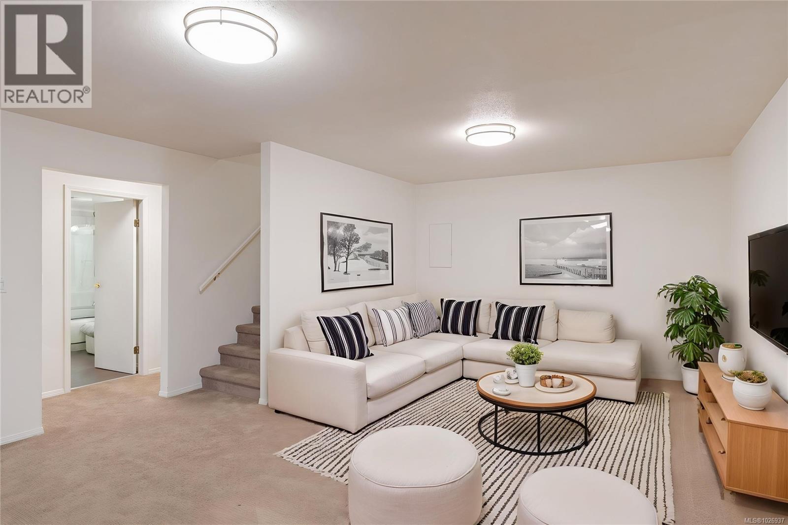 3 1030 Hulford Street, Saanich