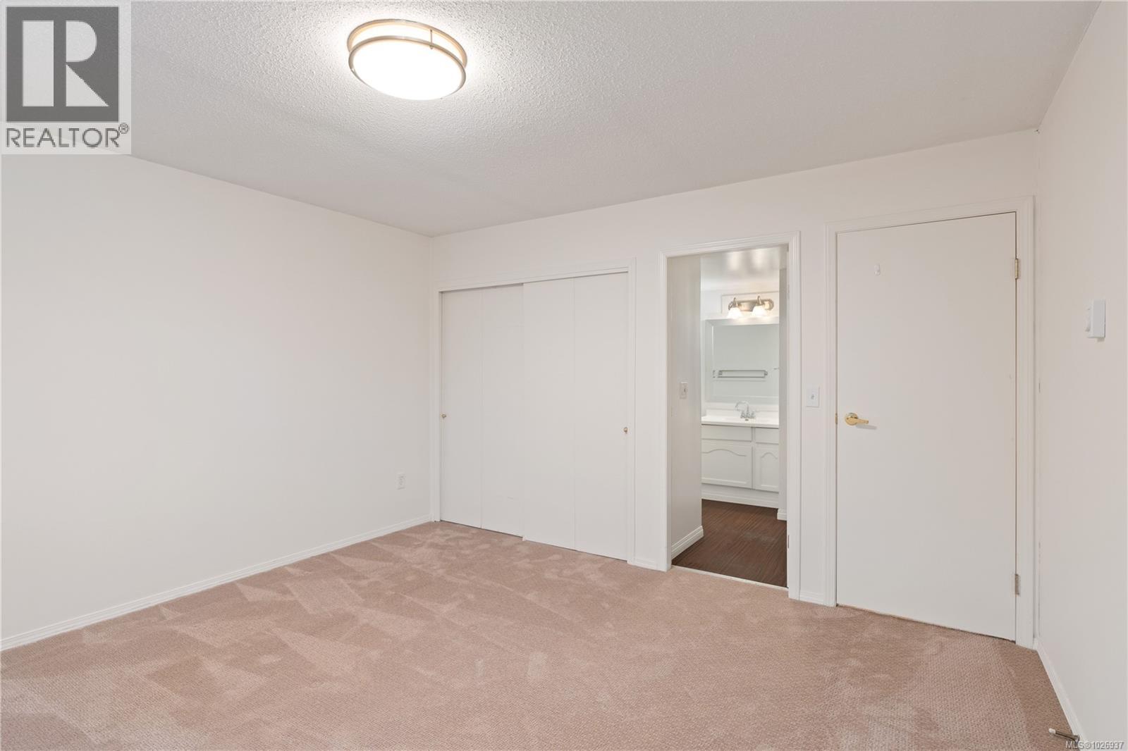 3 1030 Hulford Street, Saanich