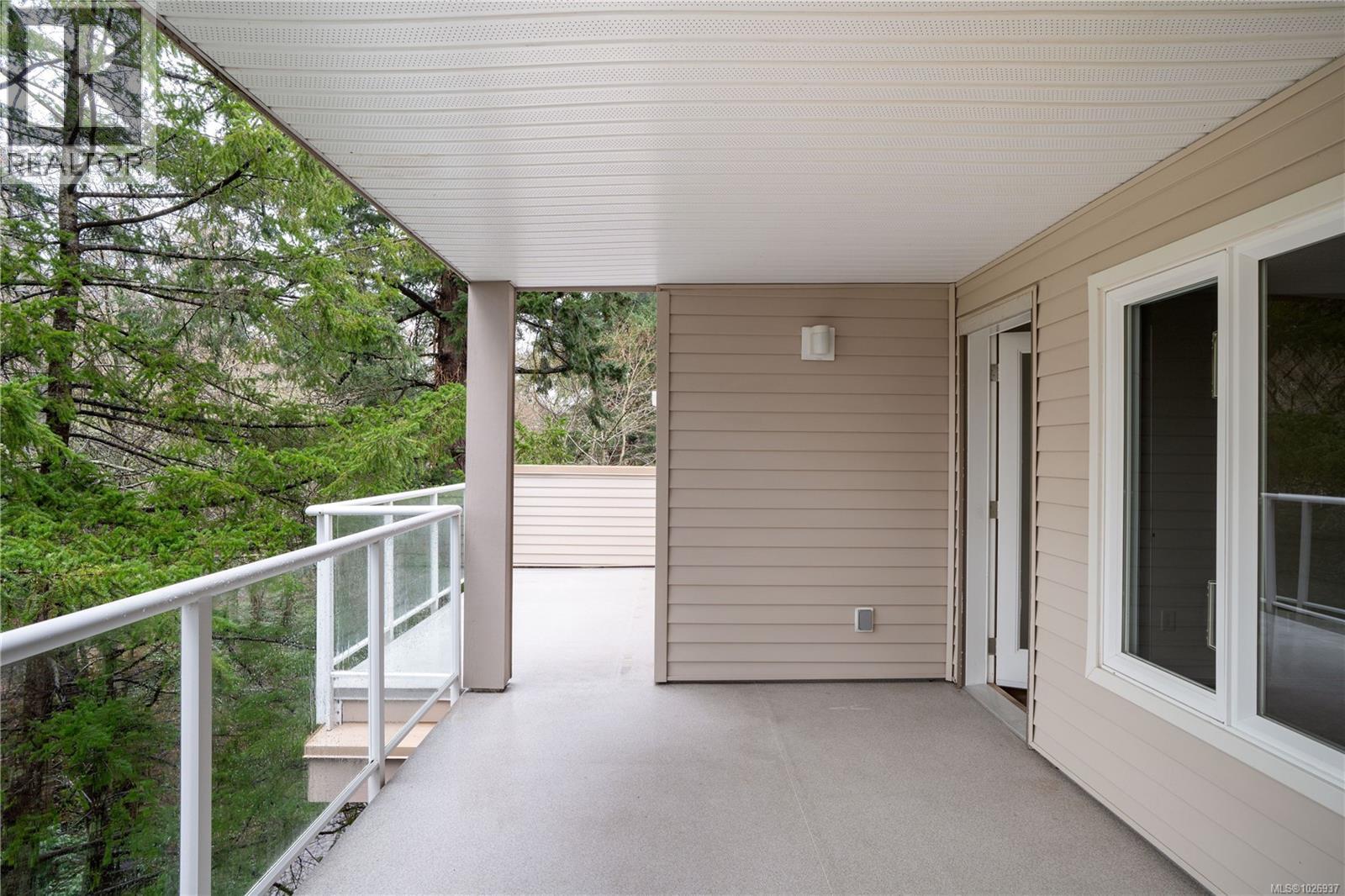 3 1030 Hulford Street, Saanich