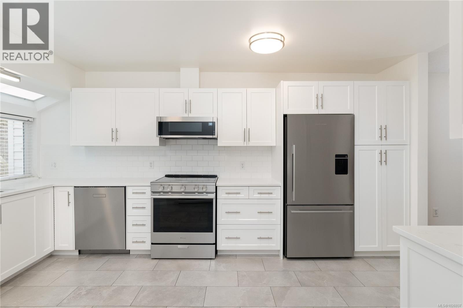 3 1030 Hulford Street, Saanich