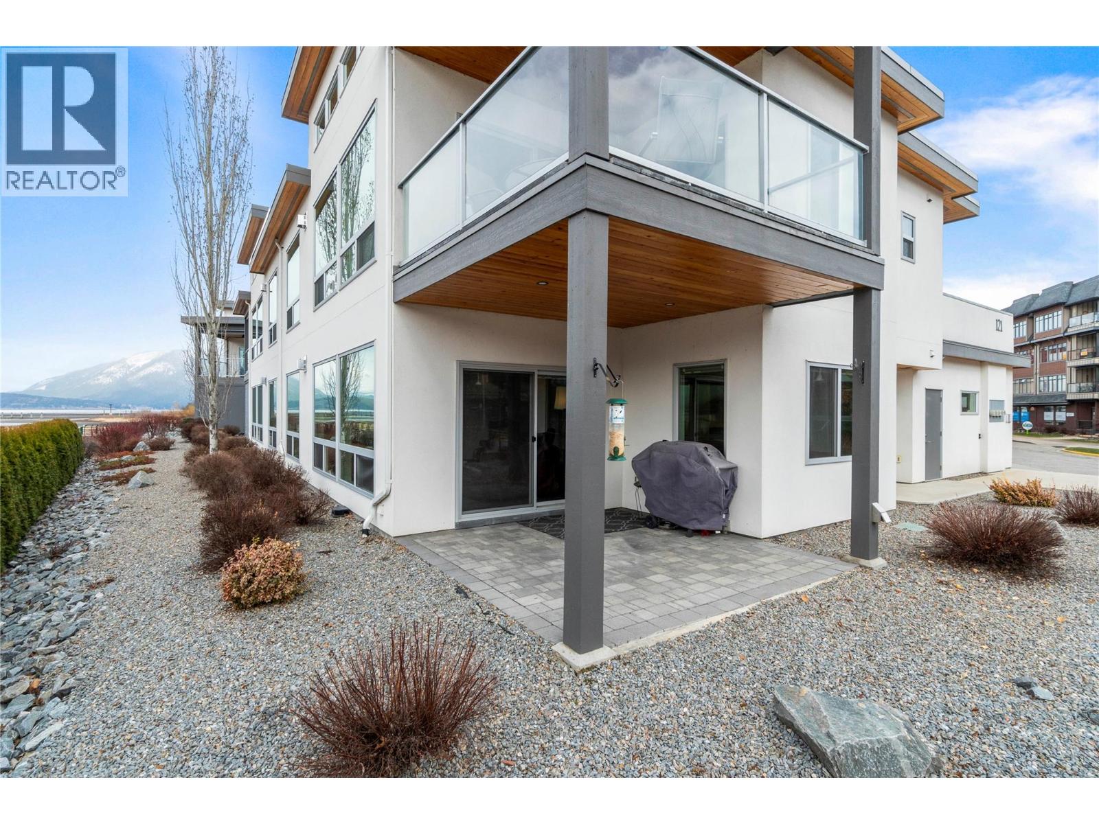1 121 Harbourfront Drive Northeast, Salmon Arm