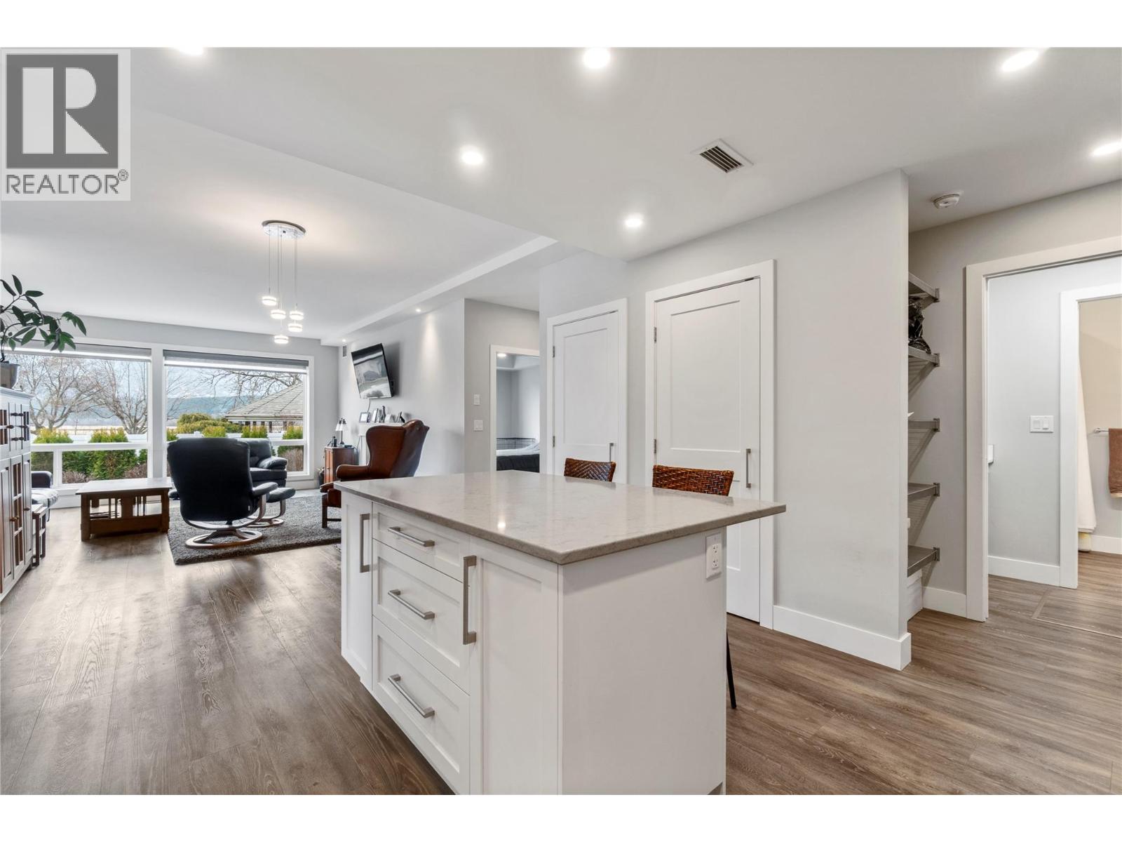 1 121 Harbourfront Drive Northeast, Salmon Arm