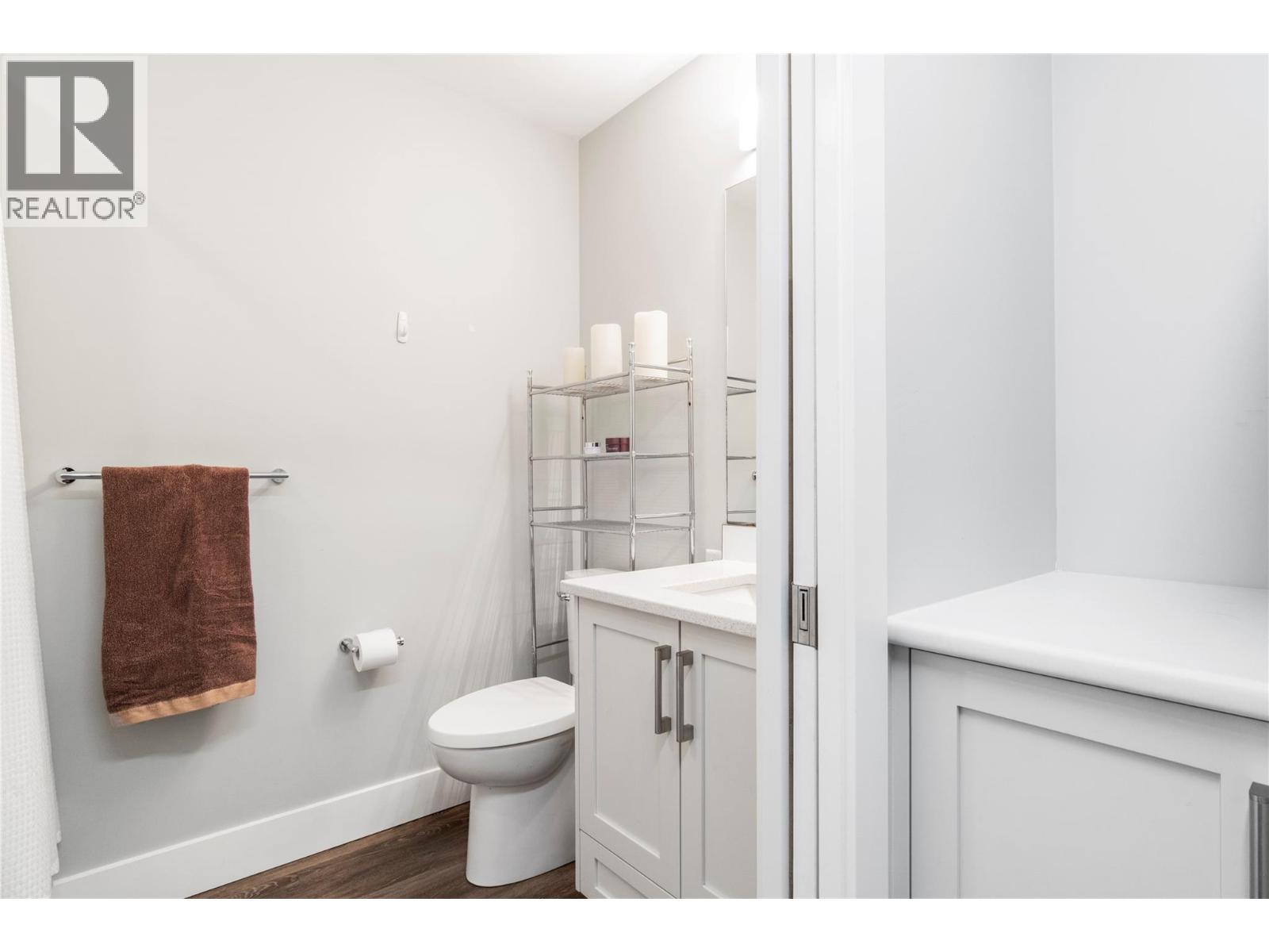 1 121 Harbourfront Drive Northeast, Salmon Arm