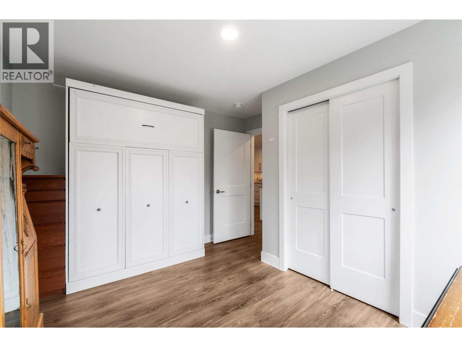 1 121 Harbourfront Drive Northeast, Salmon Arm