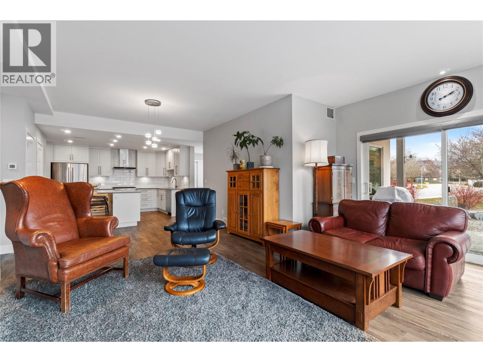 1 121 Harbourfront Drive Northeast, Salmon Arm