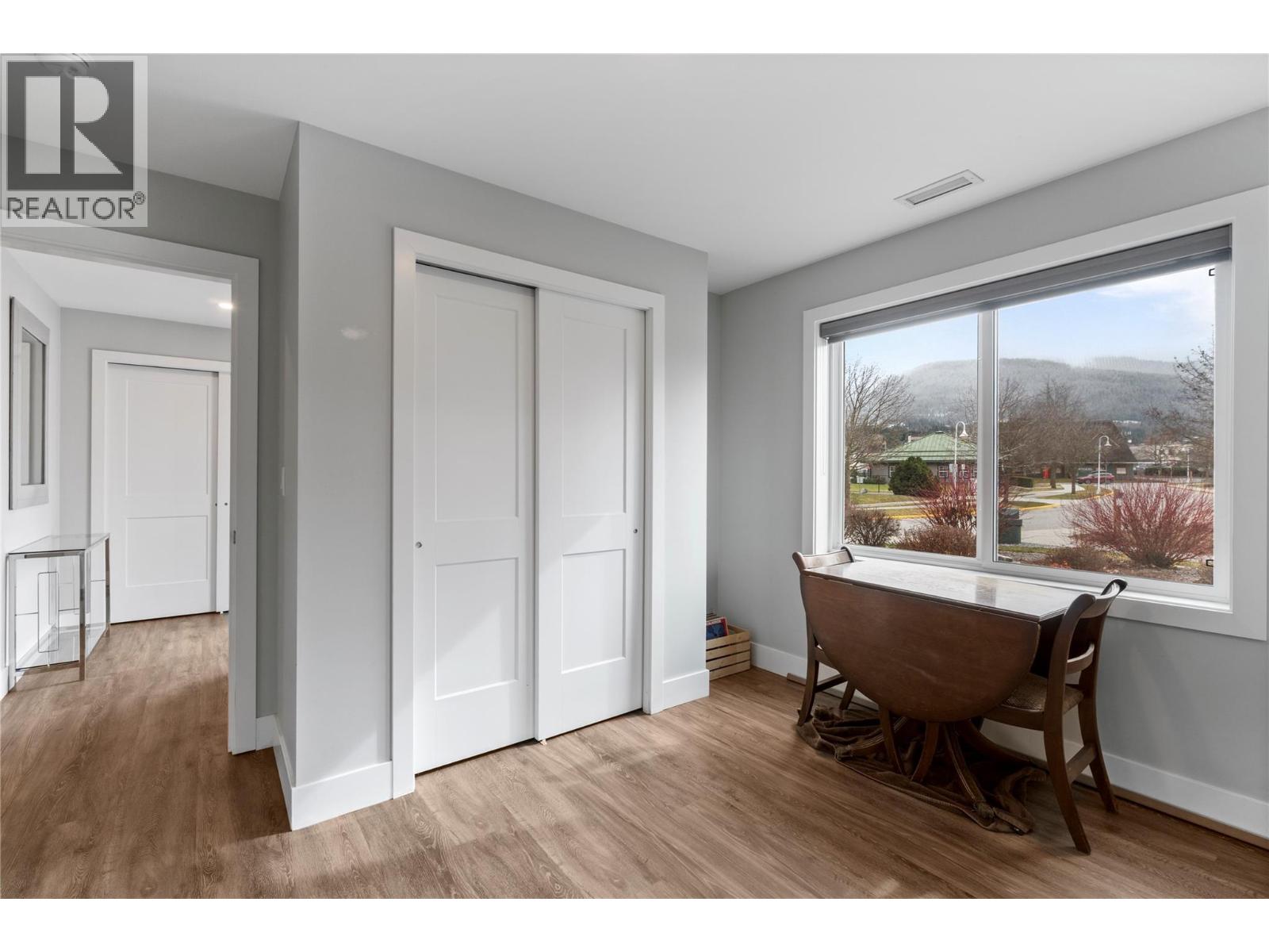 1 121 Harbourfront Drive Northeast, Salmon Arm