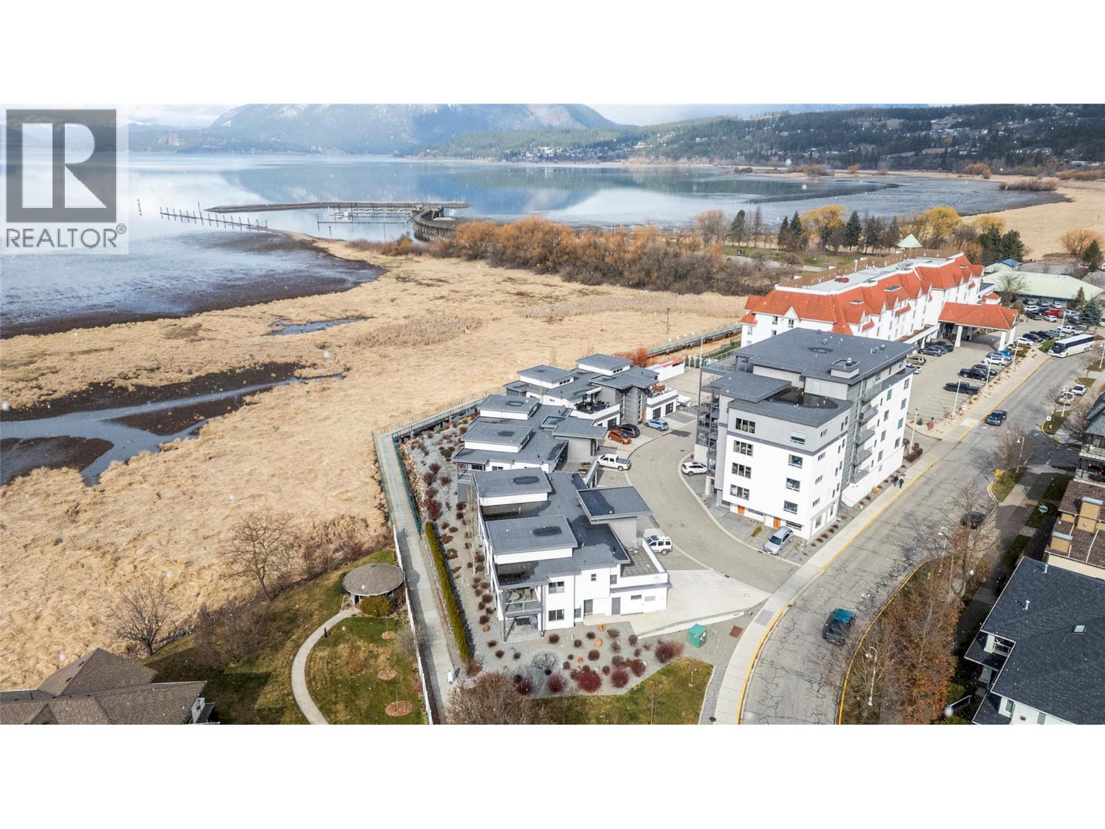 1 121 Harbourfront Drive Northeast, Salmon Arm