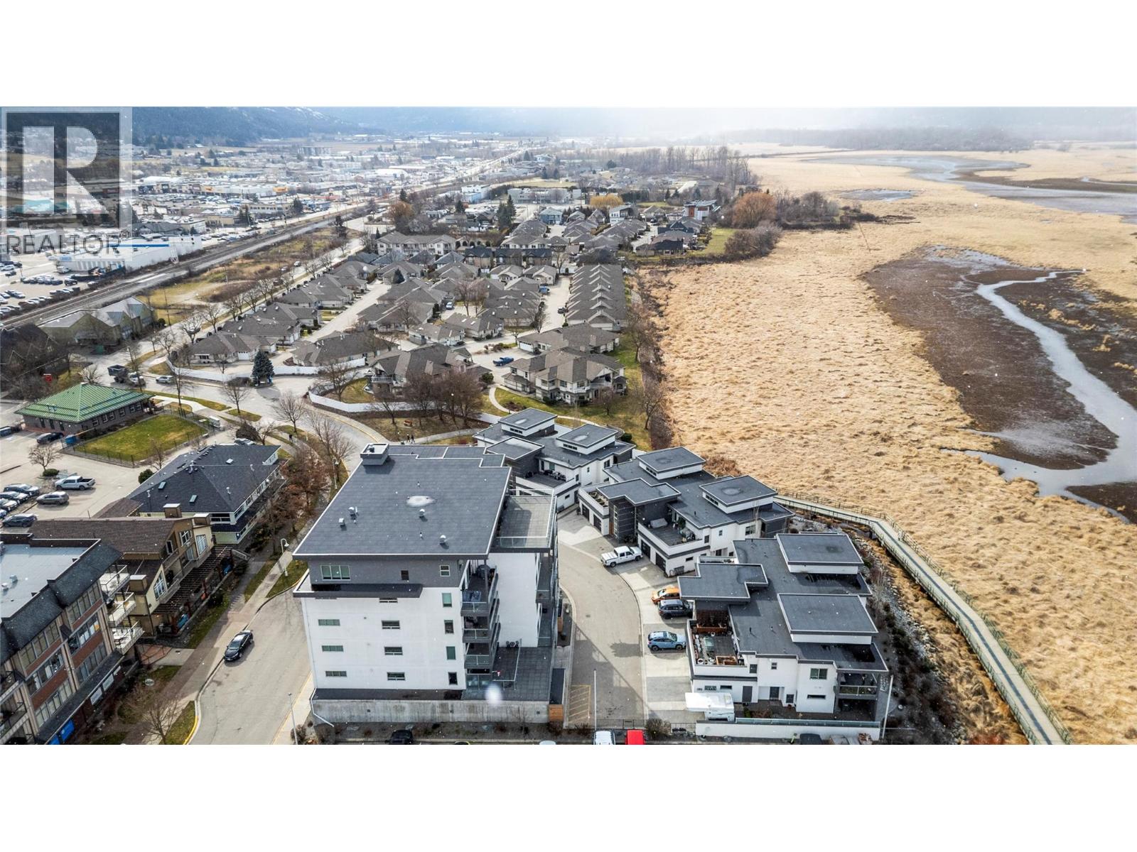 1 121 Harbourfront Drive Northeast, Salmon Arm