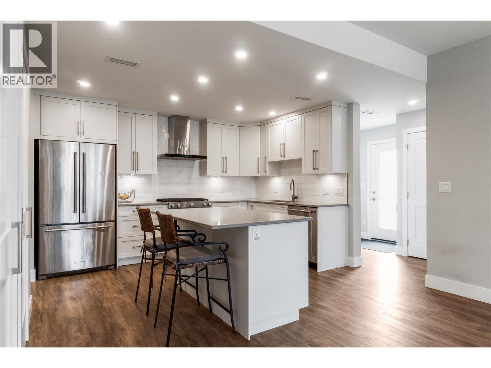 1 121 Harbourfront Drive Northeast, Salmon Arm