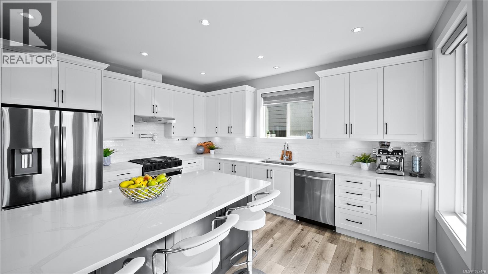 1051 Golden Spire Cres - 17