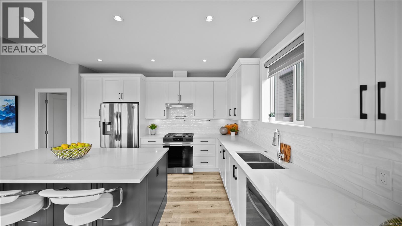 1051 Golden Spire Cres - 19