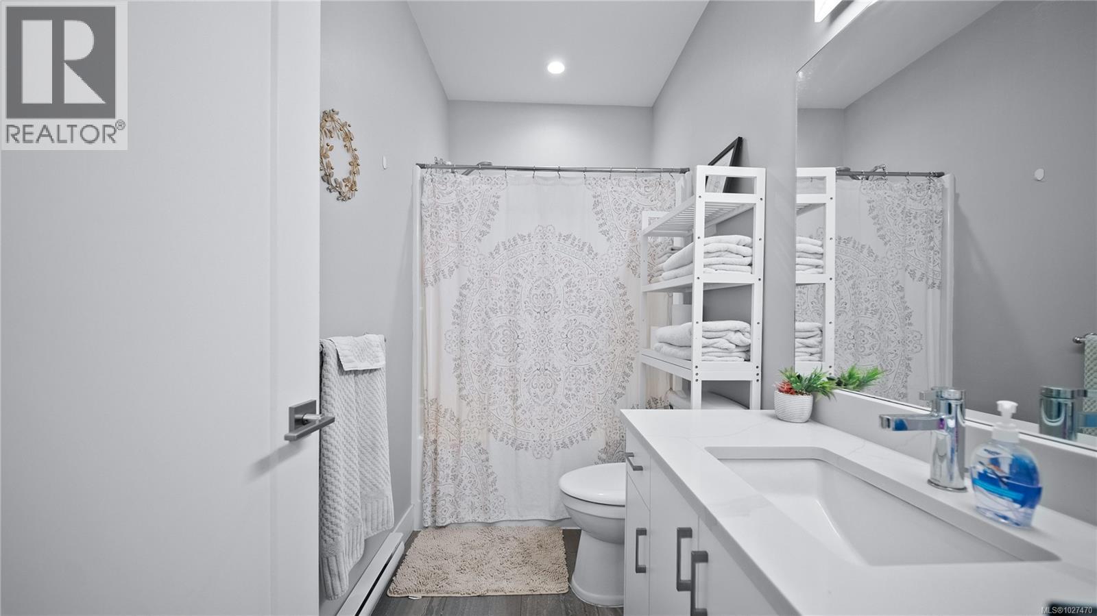  1051 Golden Spire Crescent, Langford