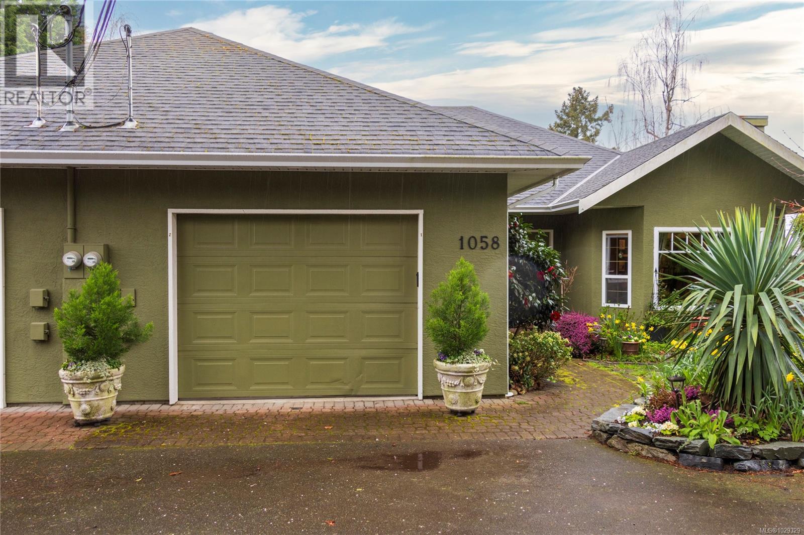 1058 Holly Park Road - photo 2