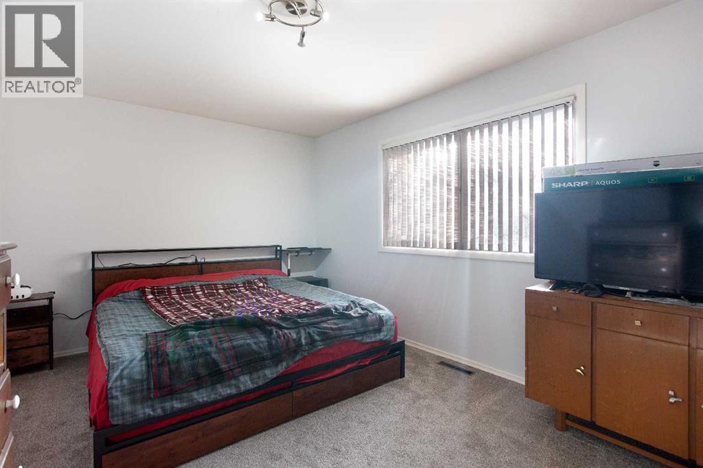 Single Family House Bungalow for Sale in  Baroc Road NW Dalhousie Calgary 