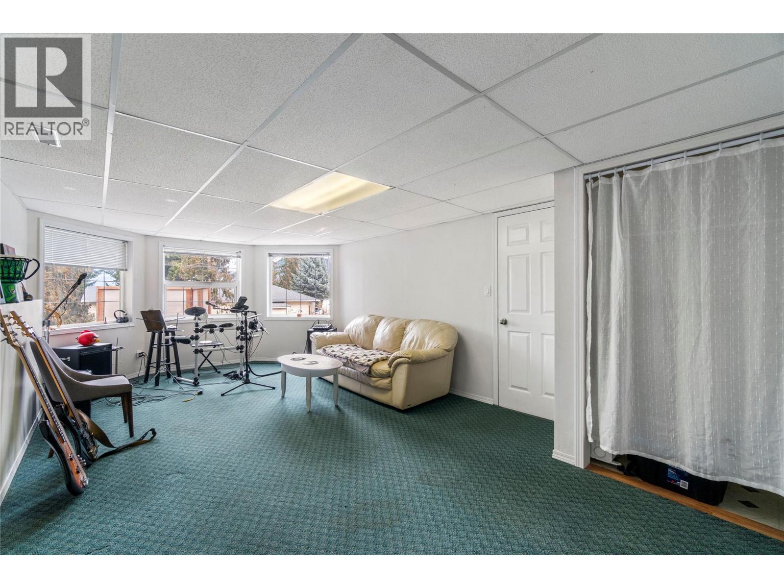 2373 FOREST DRIVE - 52