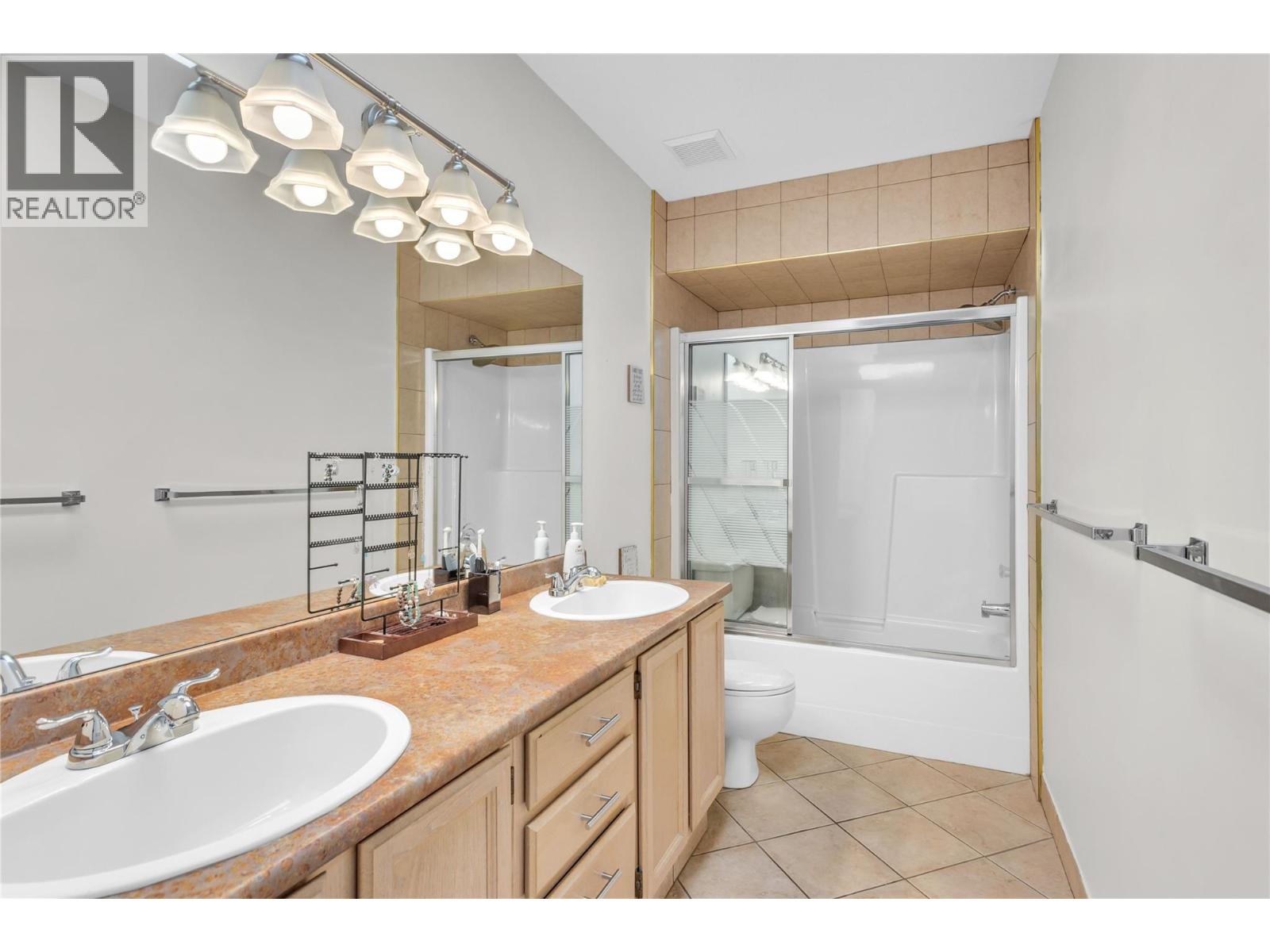 2390 Shannon Ridge Drive, West Kelowna