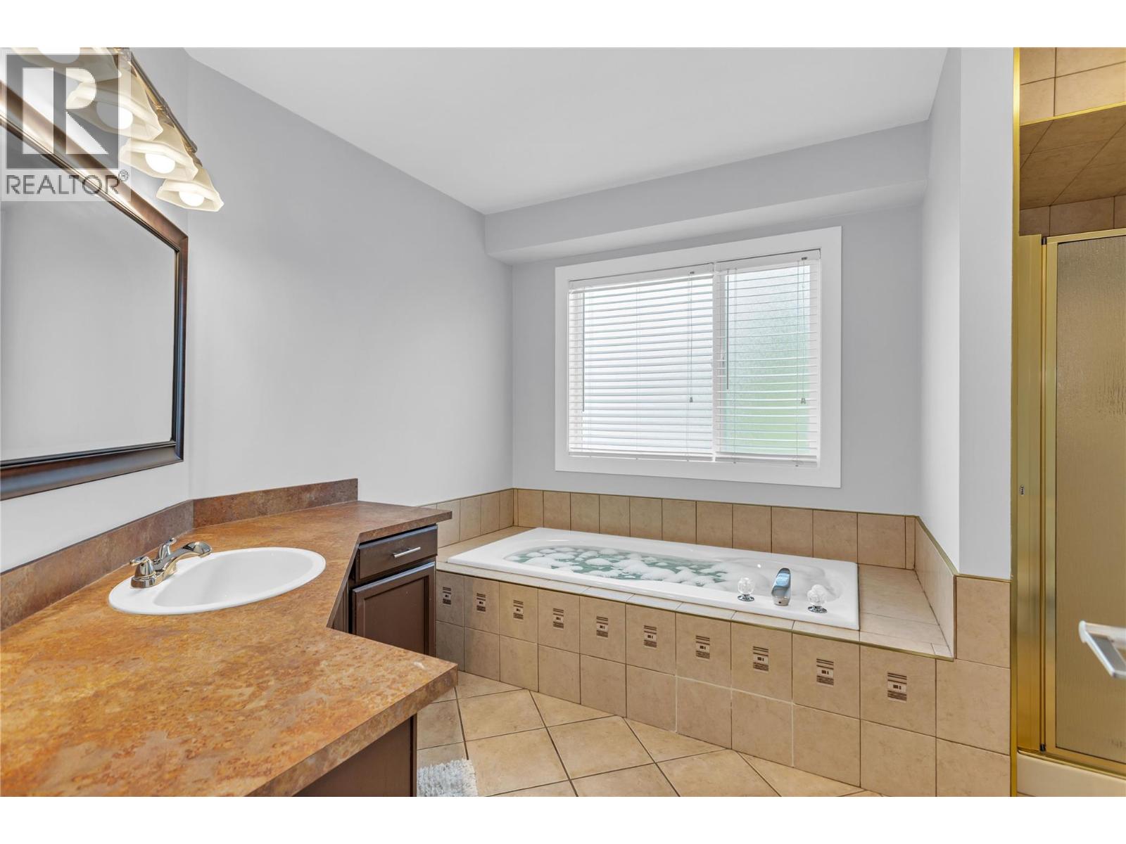 2390 Shannon Ridge Drive, West Kelowna