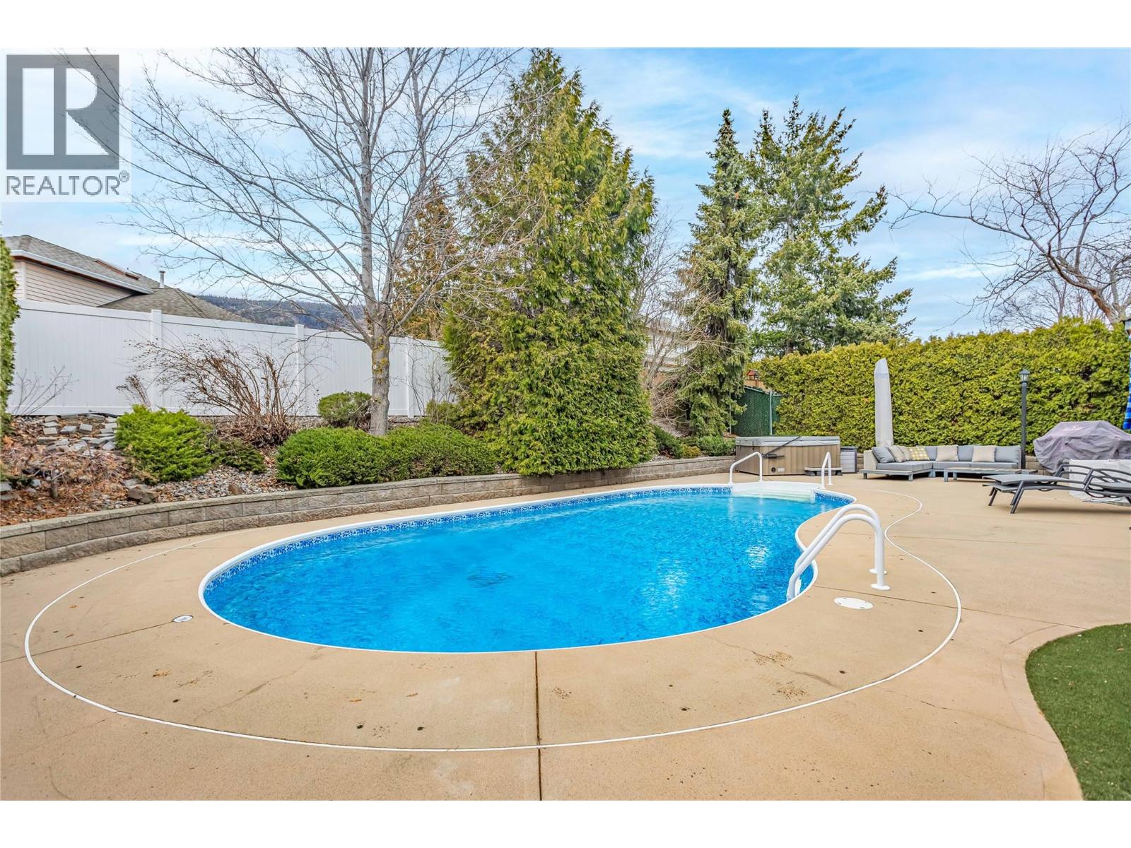 2390 Shannon Ridge Drive, West Kelowna