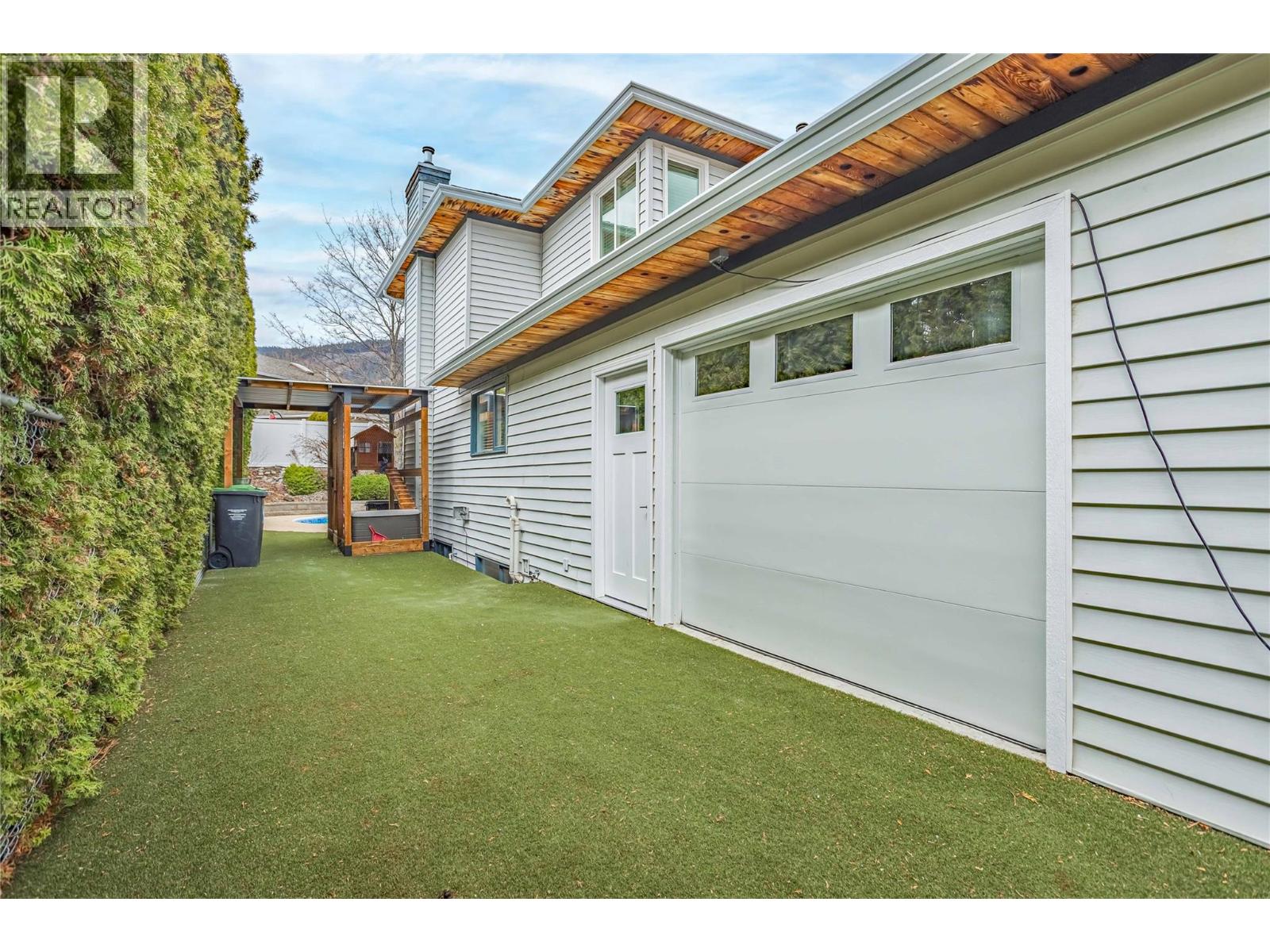 2390 Shannon Ridge Drive, West Kelowna