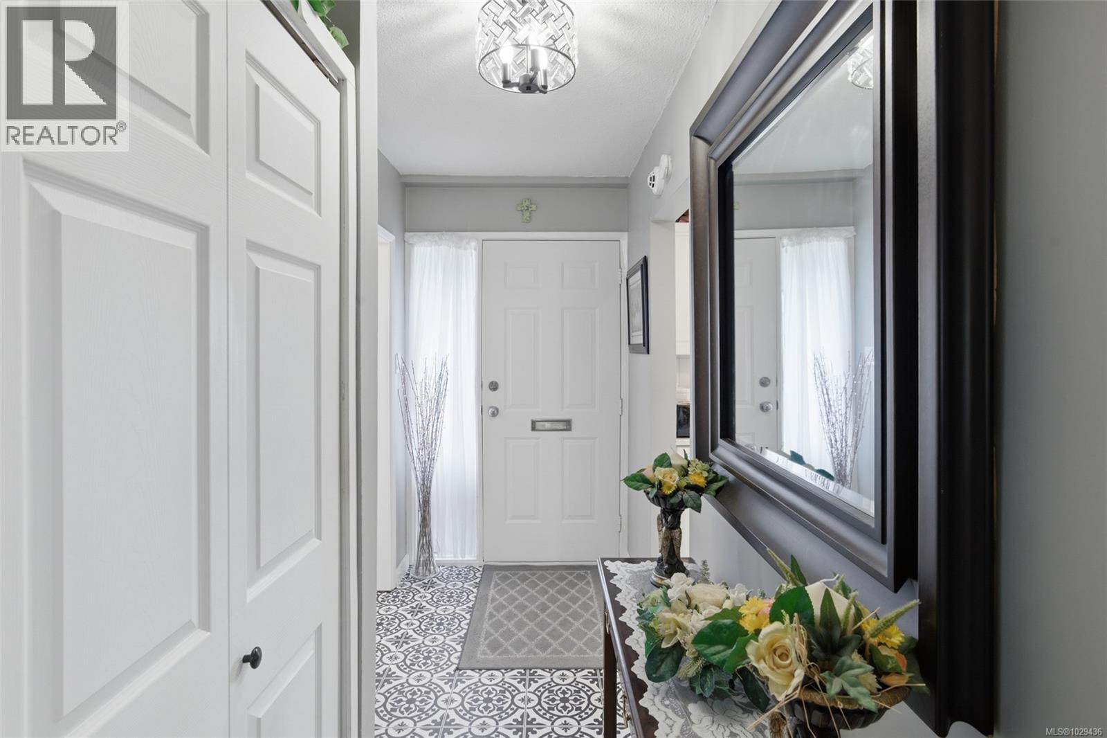 #5 4110 KENDALL AVE - 12