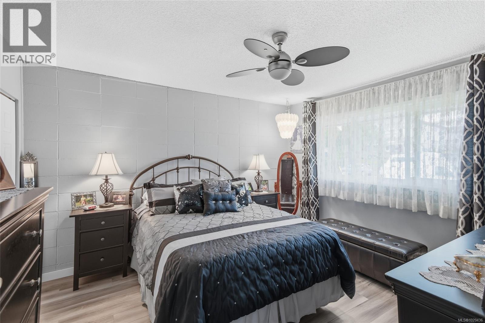 #5 4110 KENDALL AVE - 16