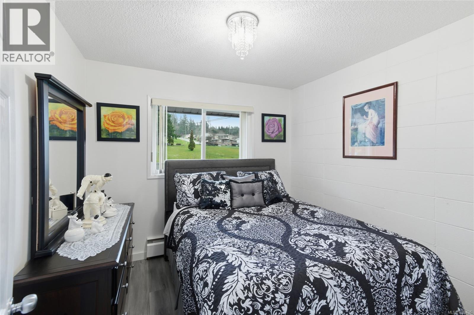 #5 4110 KENDALL AVE - 19