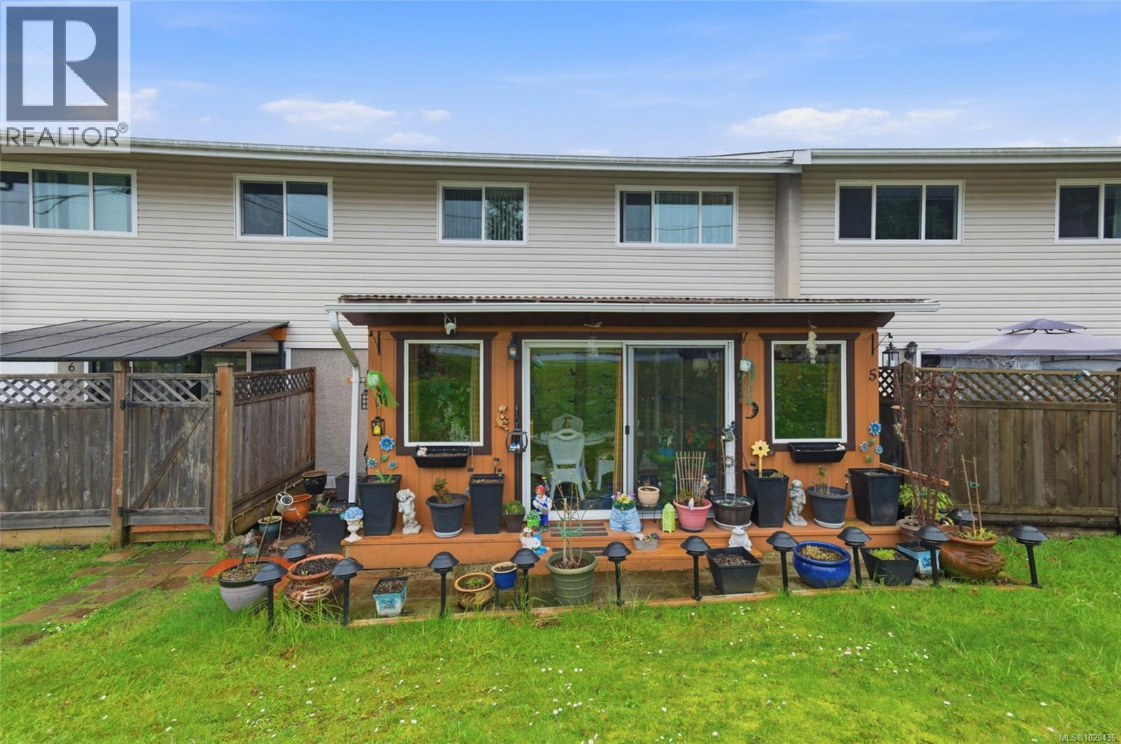 #5 4110 KENDALL AVE - 20