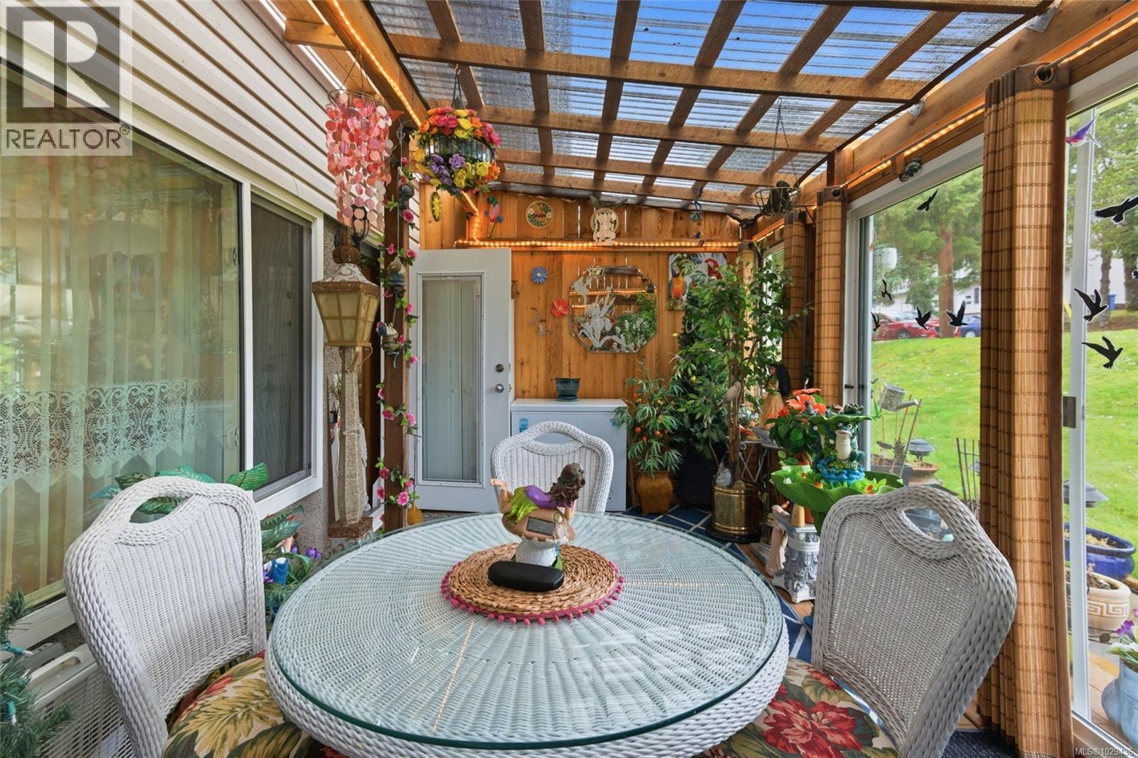 #5 4110 KENDALL AVE - 6