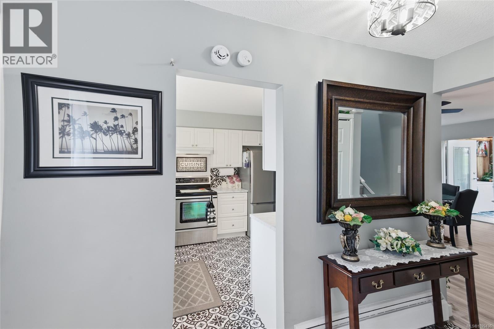 #5 4110 KENDALL AVE - 7