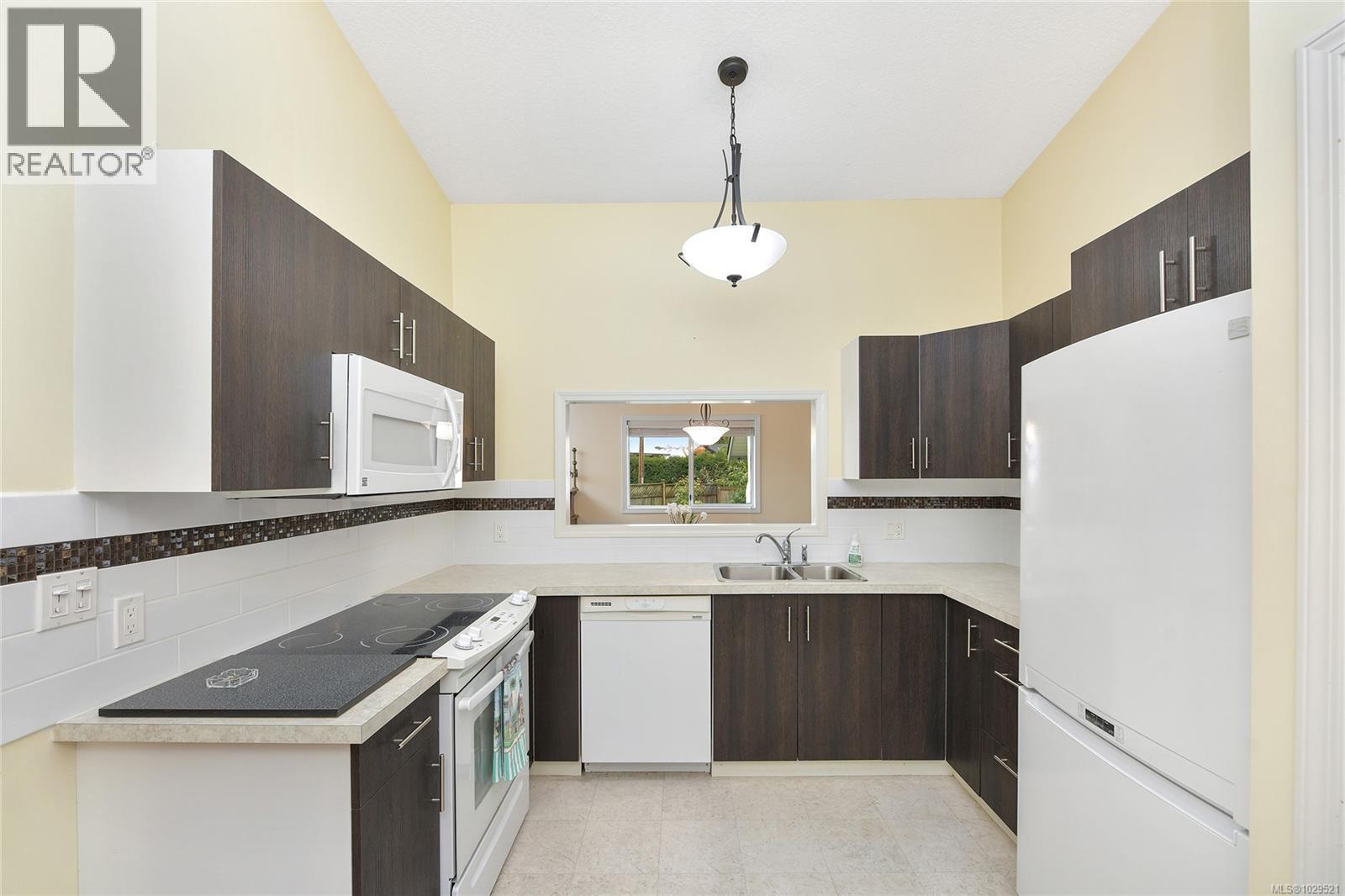 5 5156 Cordova Bay Road, Saanich