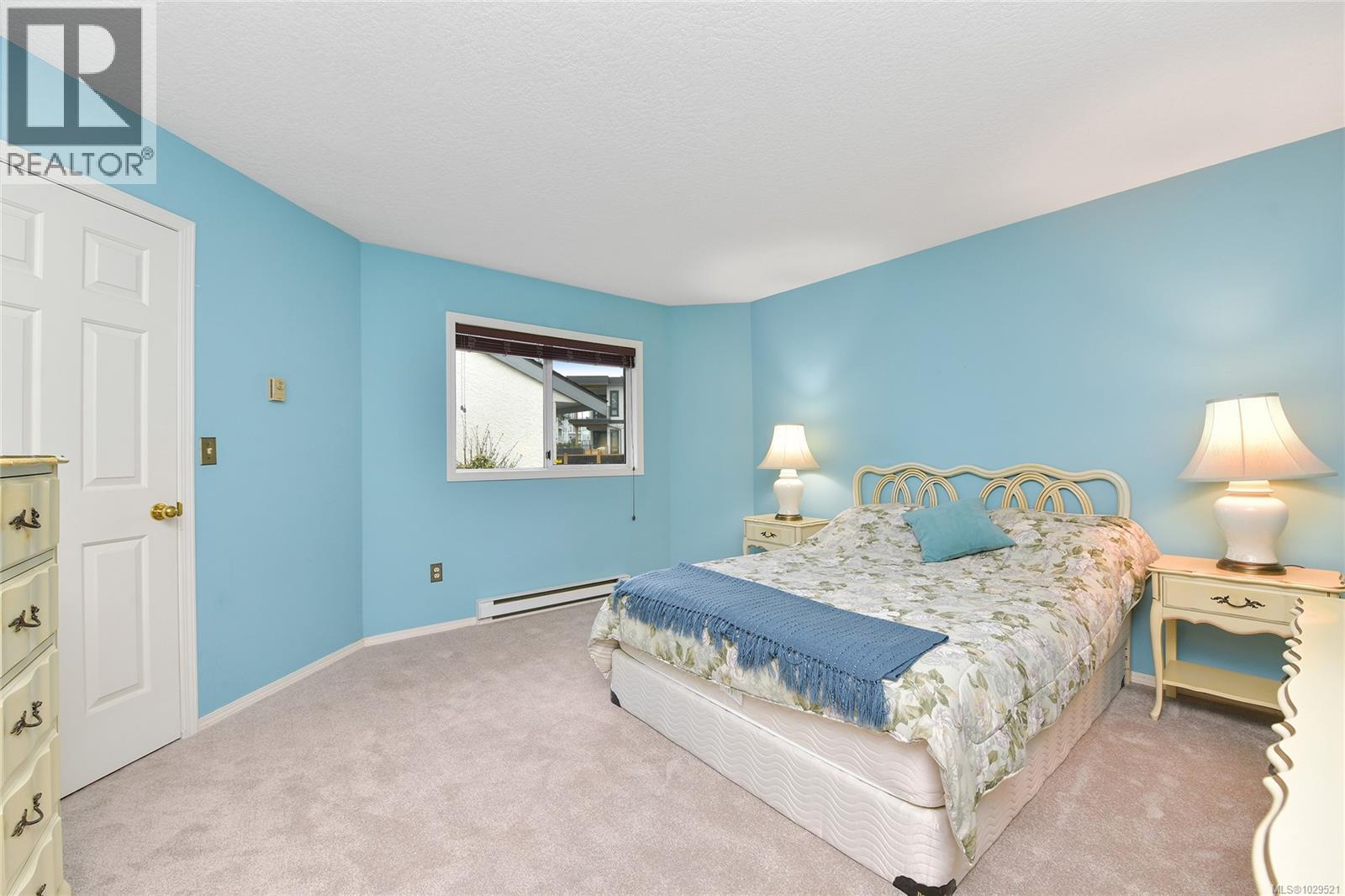 5 5156 Cordova Bay Road, Saanich