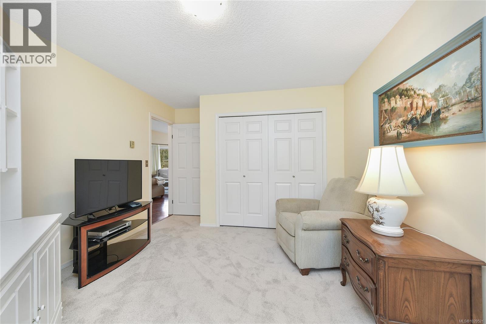 5 5156 Cordova Bay Road, Saanich