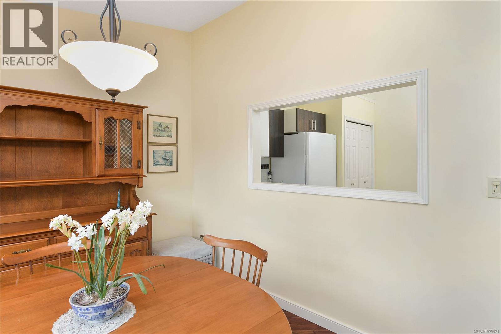 5 5156 Cordova Bay Road, Saanich