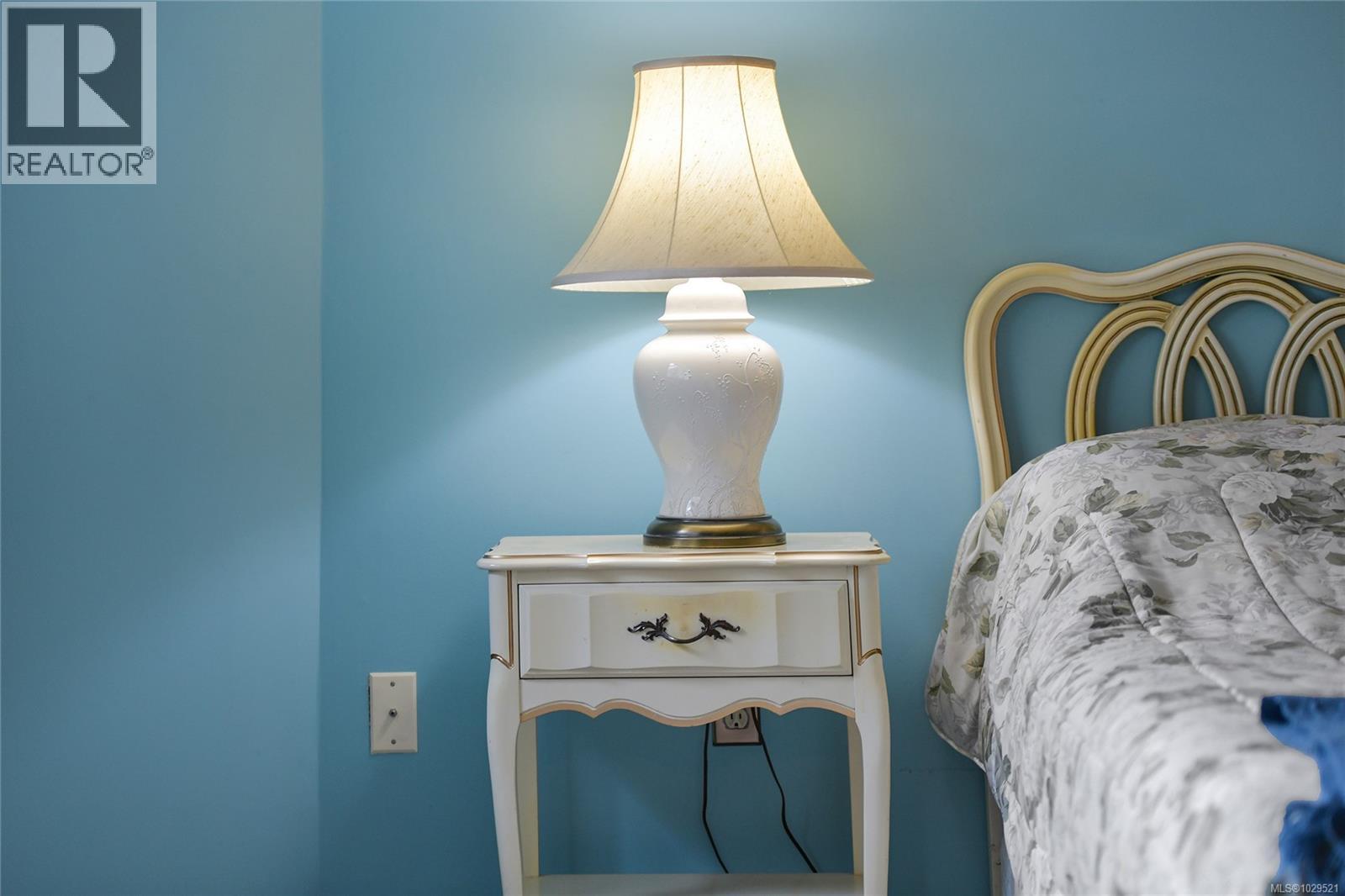 5 5156 Cordova Bay Road, Saanich