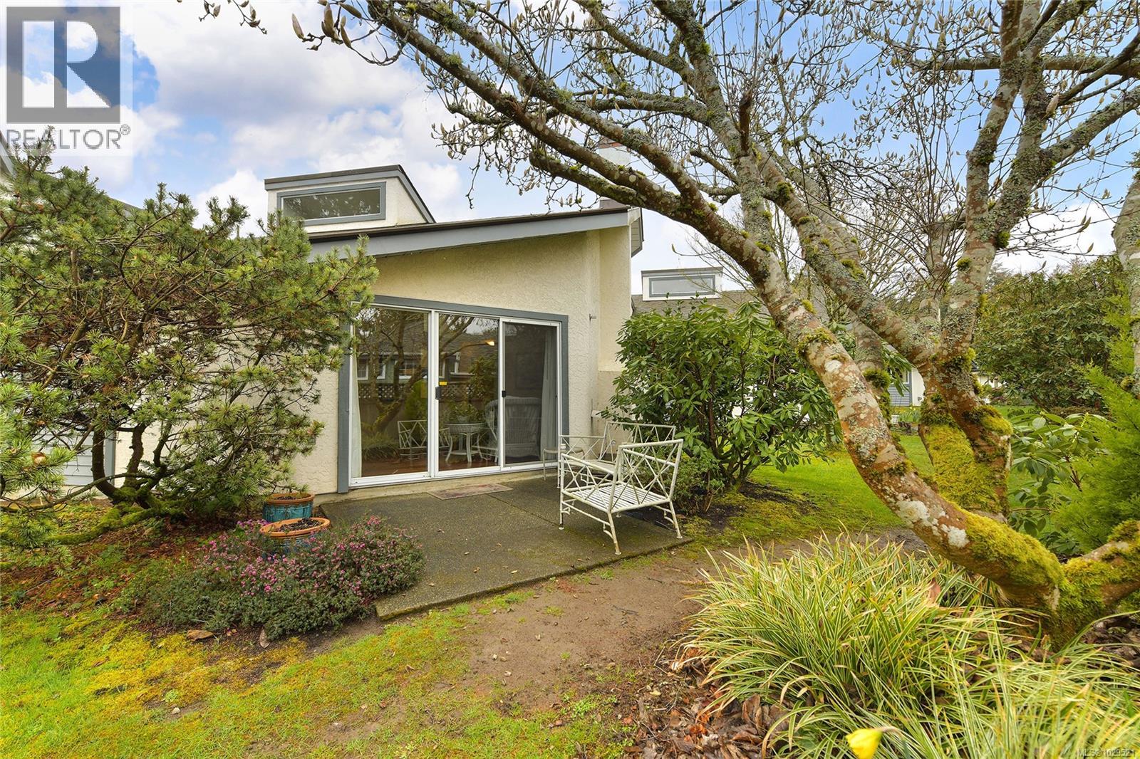 5 5156 Cordova Bay Road, Saanich