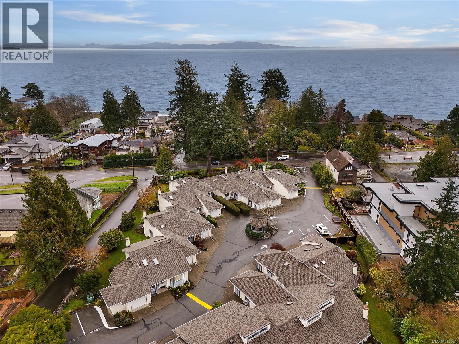 5 5156 Cordova Bay Road, Saanich