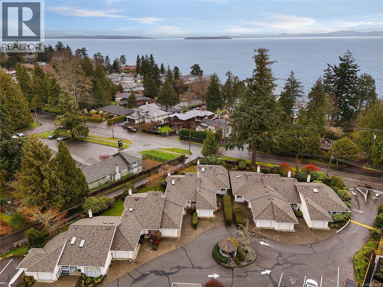 5 5156 Cordova Bay Road, Saanich