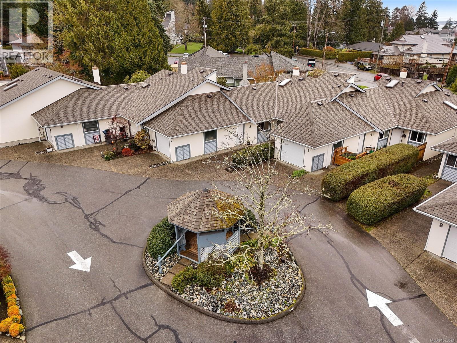 5 5156 Cordova Bay Road, Saanich